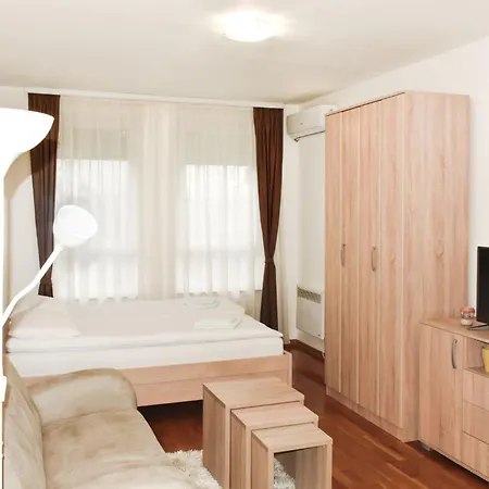 Biser 3 アパート